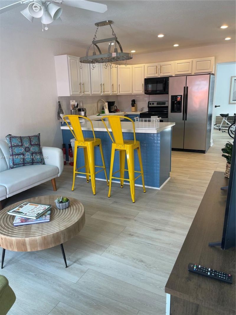 1560 NE 145th St, Unit 2, Miami, FL 33161 Photo