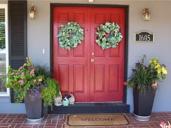 1605 OAKLEY AVENUE, FORT MYERS, FL 33901