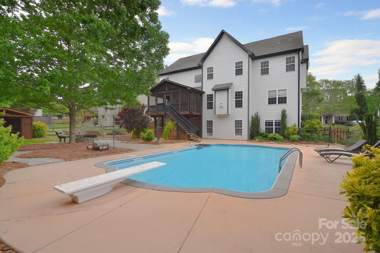 1811 Robbins Meadows Drive, Waxhaw, NC 28173 Main Photo