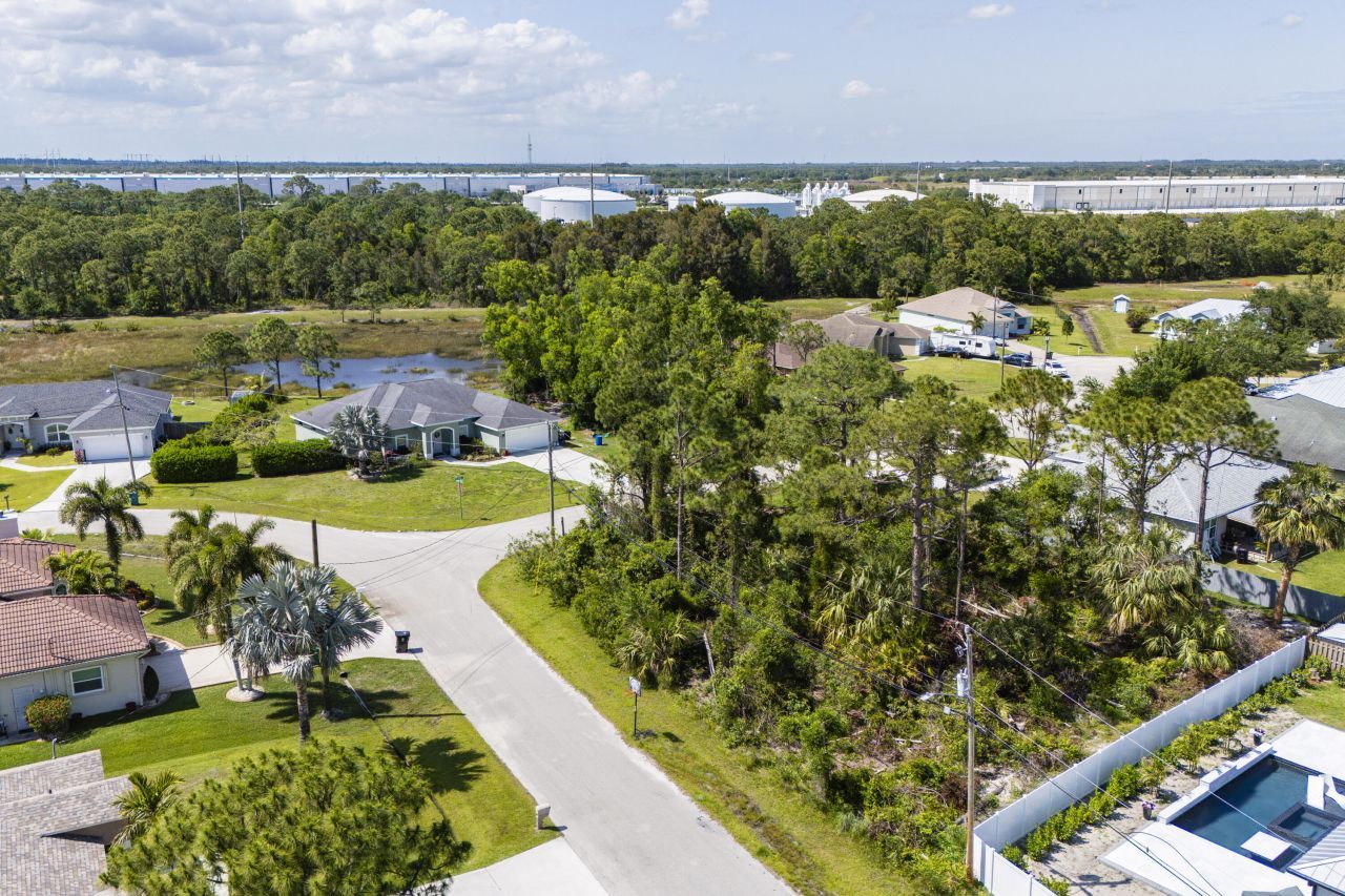 5489 NW Brent Court, Port Saint Lucie, FL 34986 Photo