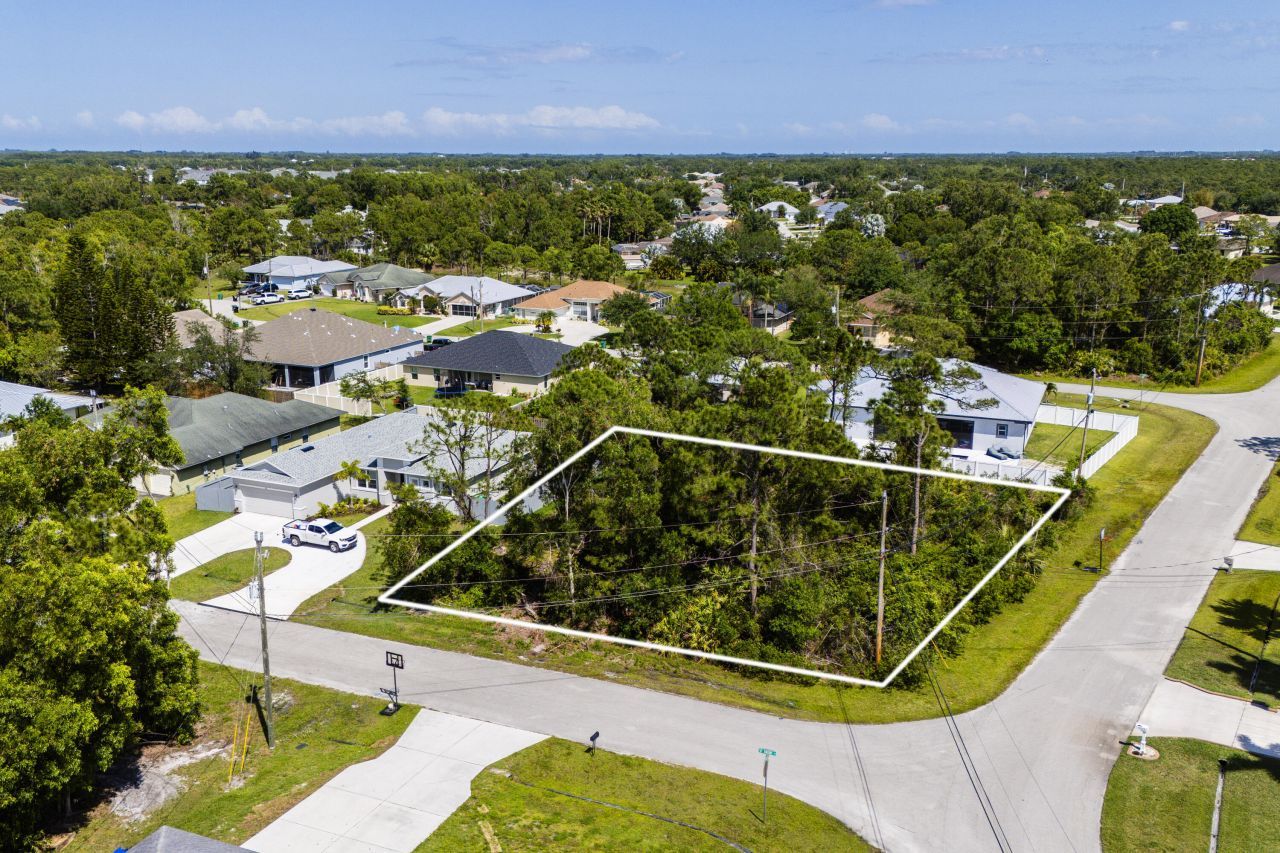 5489 NW Brent Court, Port Saint Lucie, FL 34986 Photo