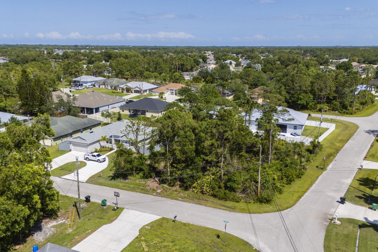 5489 NW Brent Court, Port Saint Lucie, FL 34986 Photo