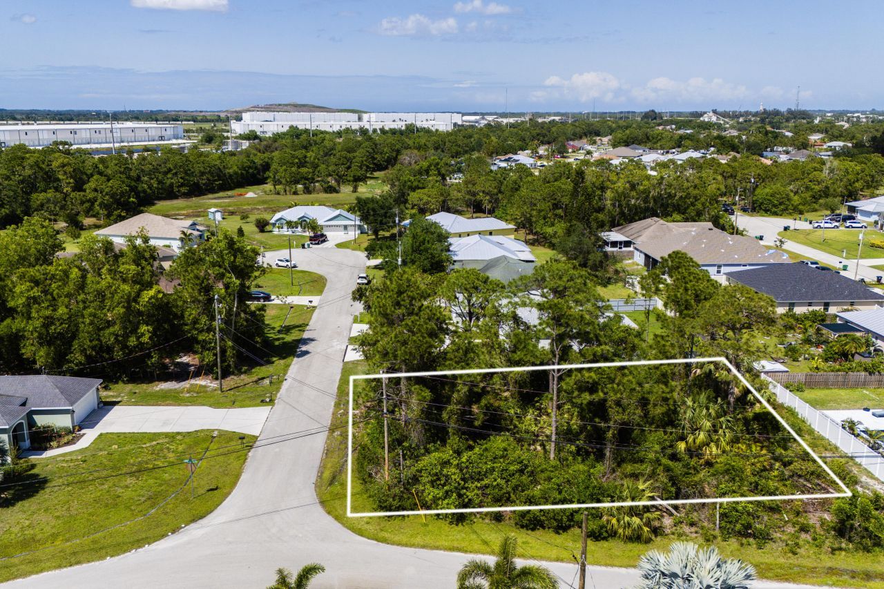 5489 NW Brent Court, Port Saint Lucie, FL 34986 Photo