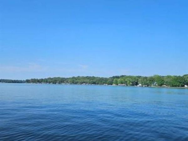 7801 N Upper Hambridge Drive, Monticello, IN 47960