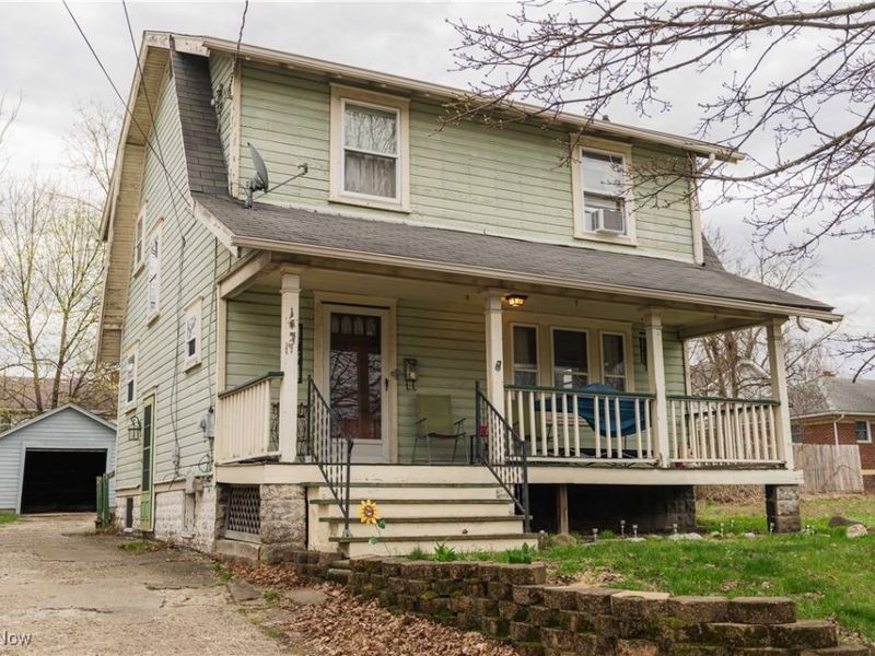 1051 Brown Street, Akron, OH 44301 Photo 2