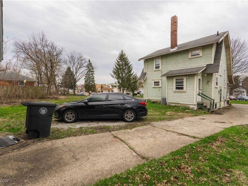 1051 Brown Street, Akron, OH 44301 Photo 6