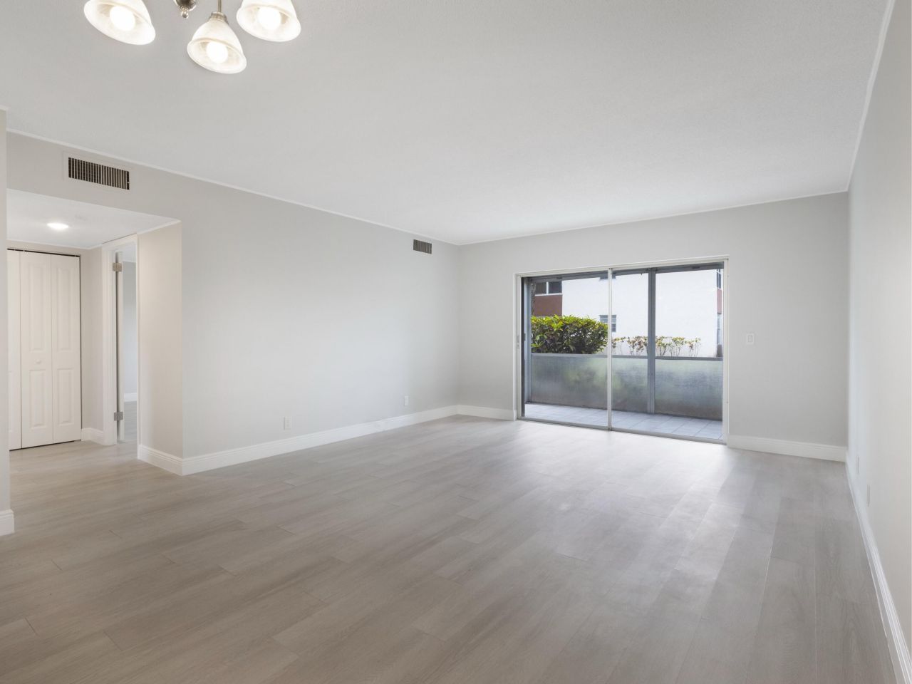 12003 Poinciana Boulevard, Unit 103, Royal Palm Beach, FL 33411 Photo