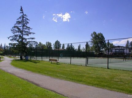 439 Ala Wai Boulevard, Unit 106, South Lake Tahoe, CA 96150 Photo