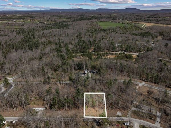 6054 Loch Loosa Drive, Crossville, TN 38572