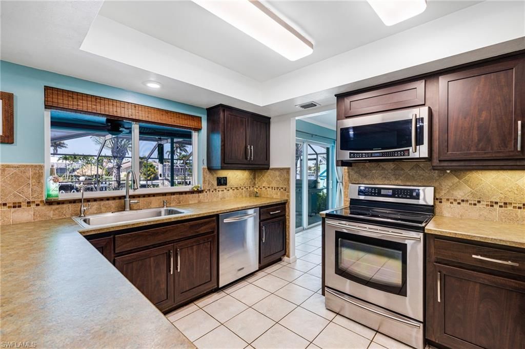 1709 SE 44th St, Cape Coral, FL 33904 Photo