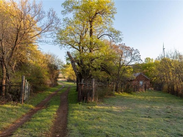 000 NW Shroyer Road, Lawton, OK 73507