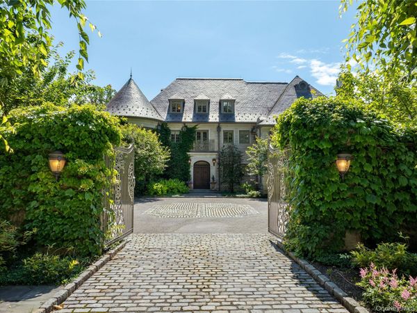 17 Cowdray Park Drive, Armonk, NY 10504