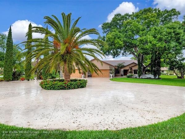 5355 NW 77th Ter, Coral Springs, FL 33067