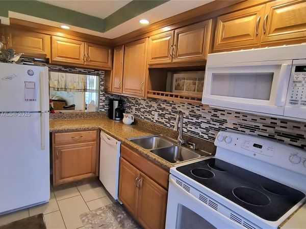 4500 N Federal Hwy, Unit 352F, Lighthouse Point, FL 33064