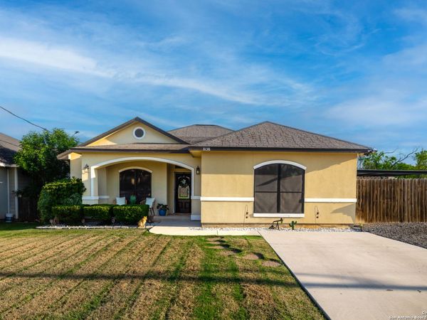 1038 Avenue H, Poteet, TX 78065