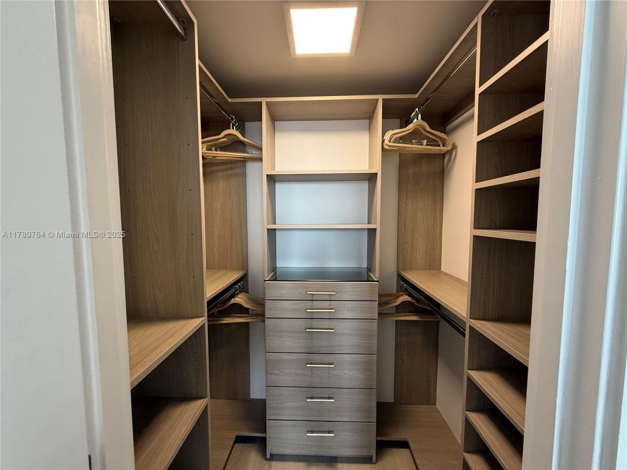 100 Lincoln Rd, Unit 1218, Miami Beach, FL 33139 Photo