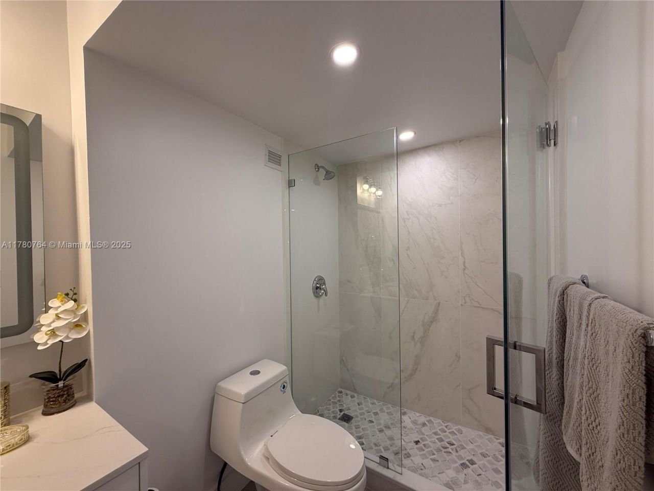 100 Lincoln Rd, Unit 1218, Miami Beach, FL 33139 Photo