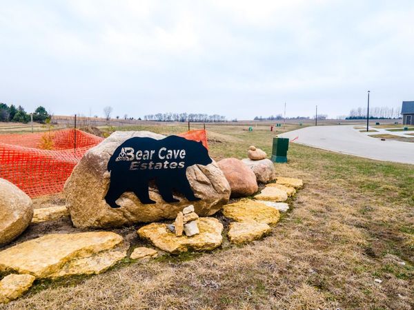 599 Kodiak Drive NW, Stewartville, MN 55976