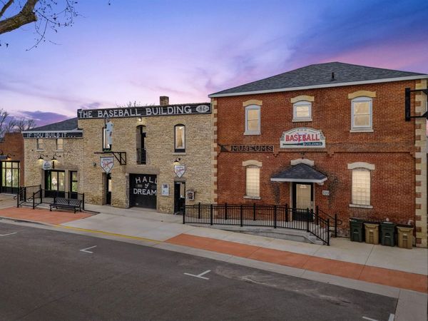 310 SE 2nd Street, Dyersville, IA 52040