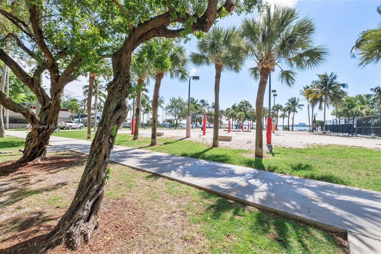 1750 N Bayshore Dr, Unit 3106, Miami, FL 33132 Photo