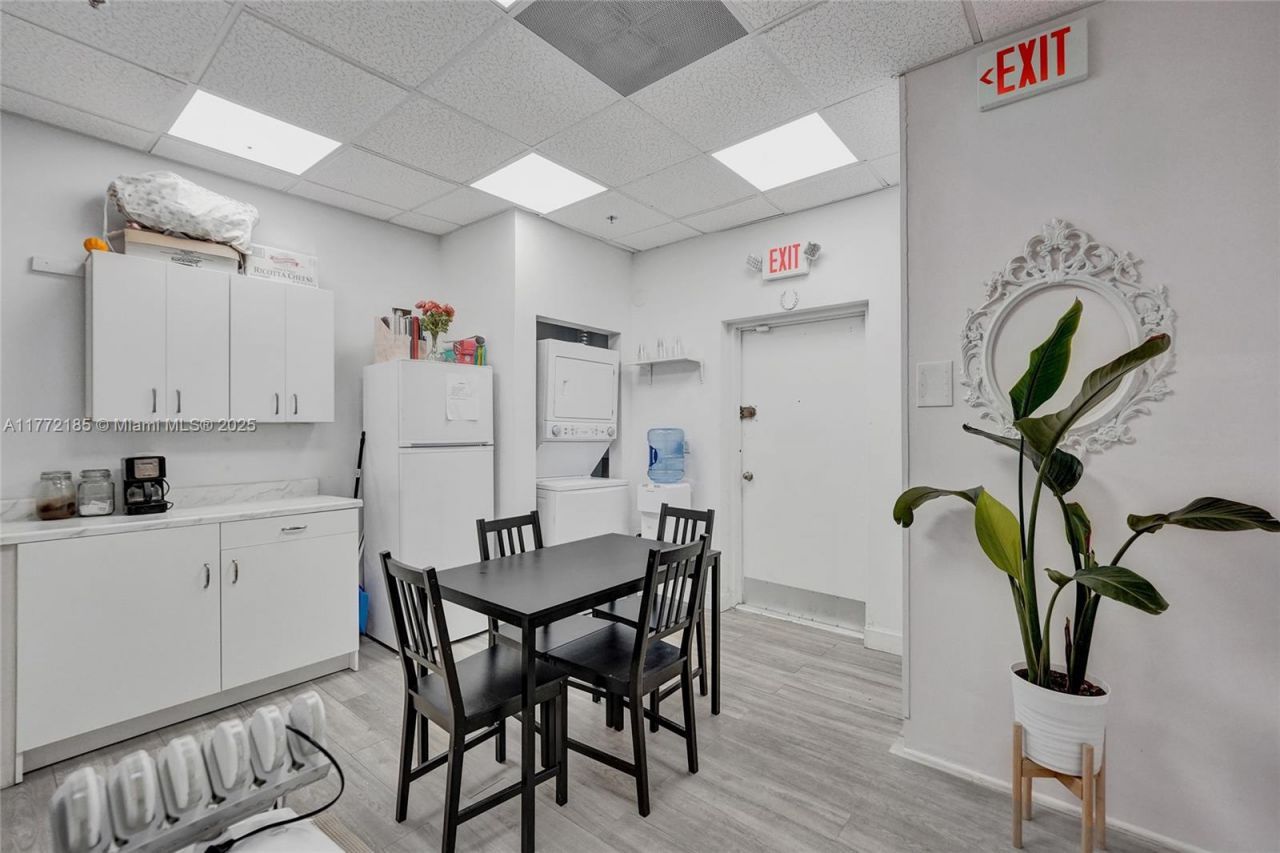 1637 N Hiatus, Pembroke Pines, FL 33026 Photo