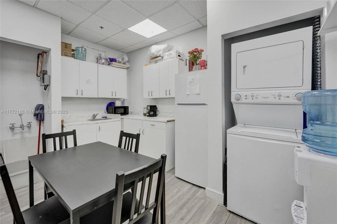 1637 N Hiatus, Pembroke Pines, FL 33026 Photo