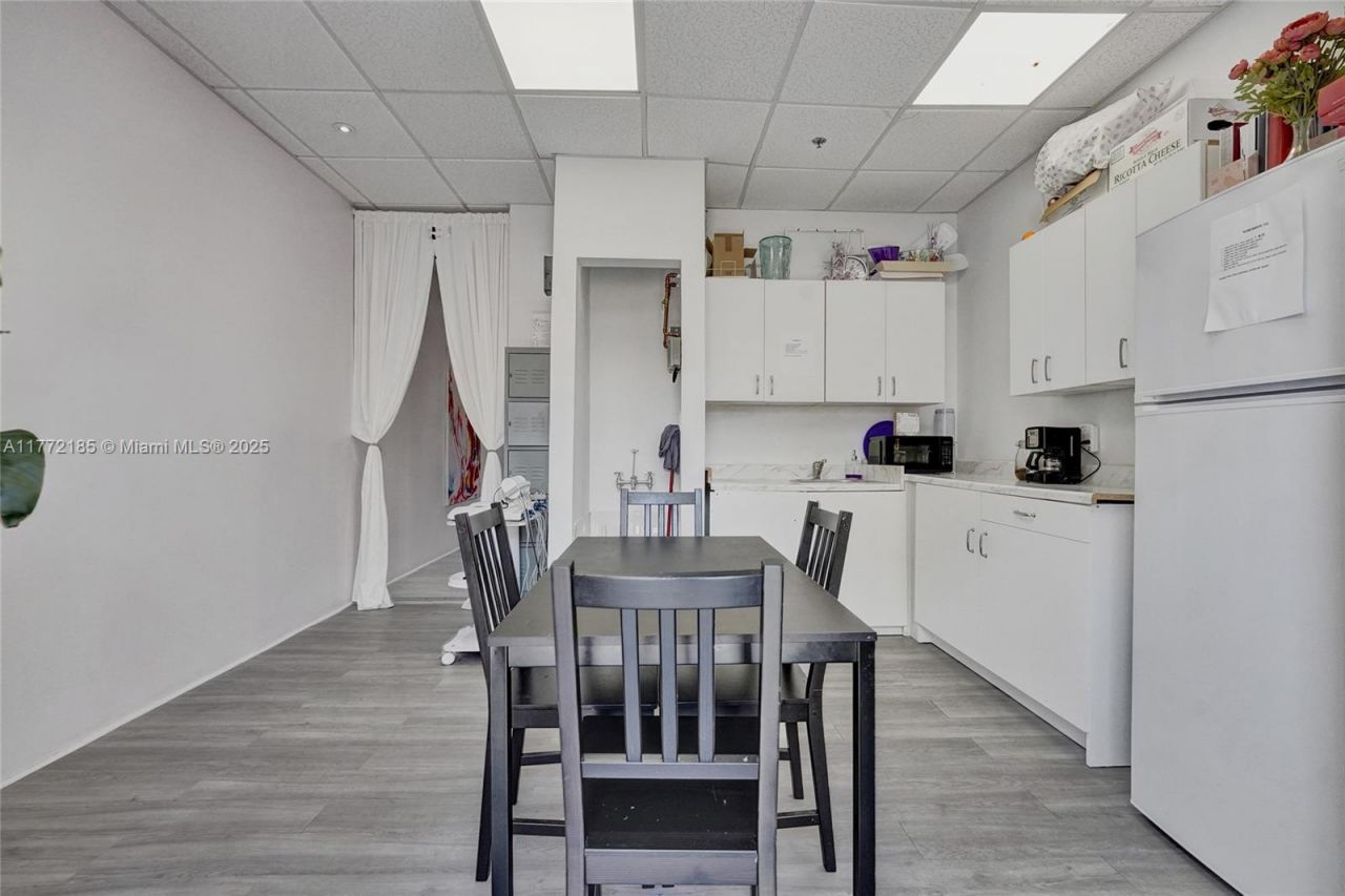 1637 N Hiatus, Pembroke Pines, FL 33026 Photo