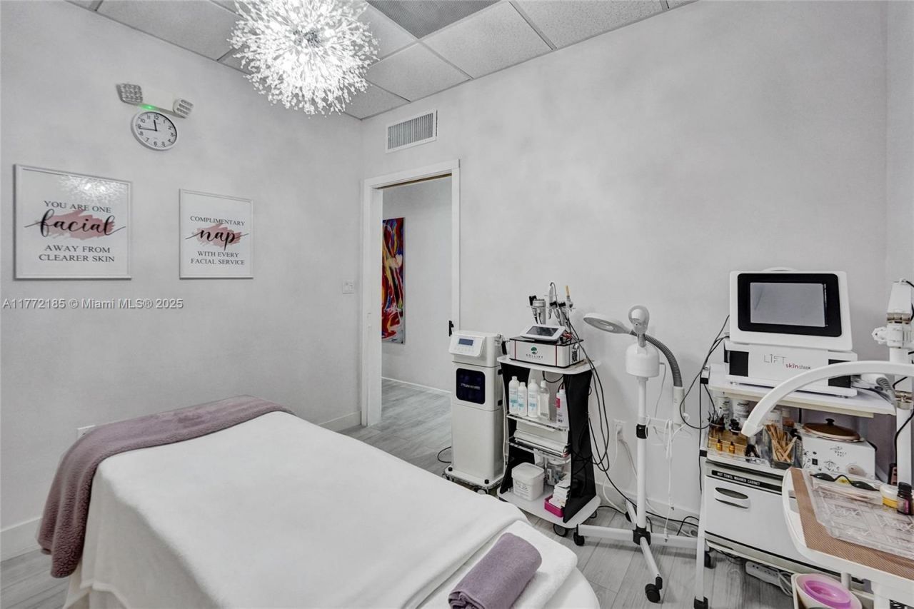 1637 N Hiatus, Pembroke Pines, FL 33026 Photo