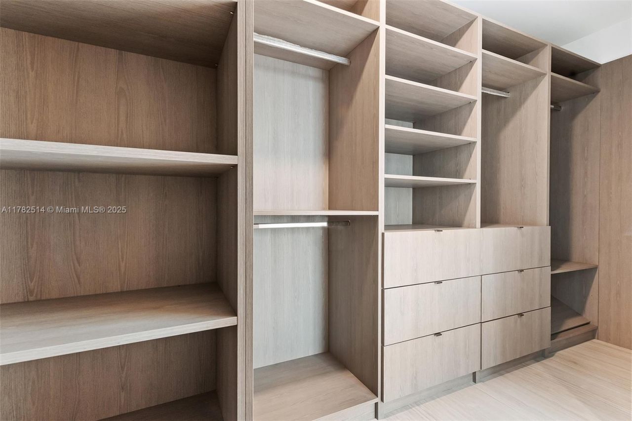 851 NE 1st Ave, Unit PH 5500, Miami, FL 33132 Photo