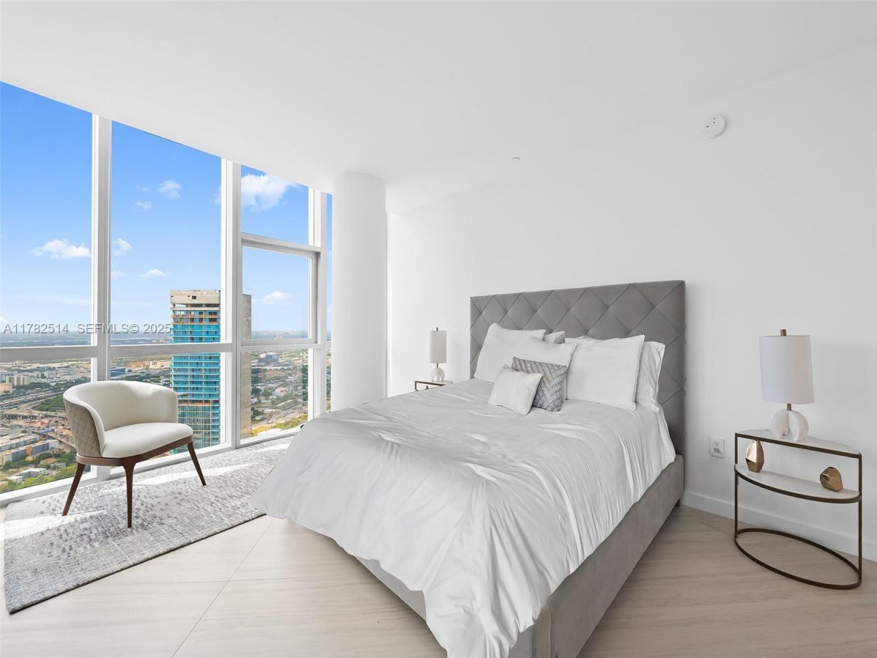 851 NE 1st Ave, Unit PH 5500, Miami, FL 33132 Photo