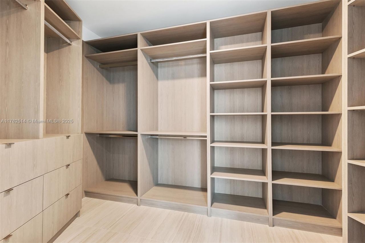 851 NE 1st Ave, Unit PH 5500, Miami, FL 33132 Photo