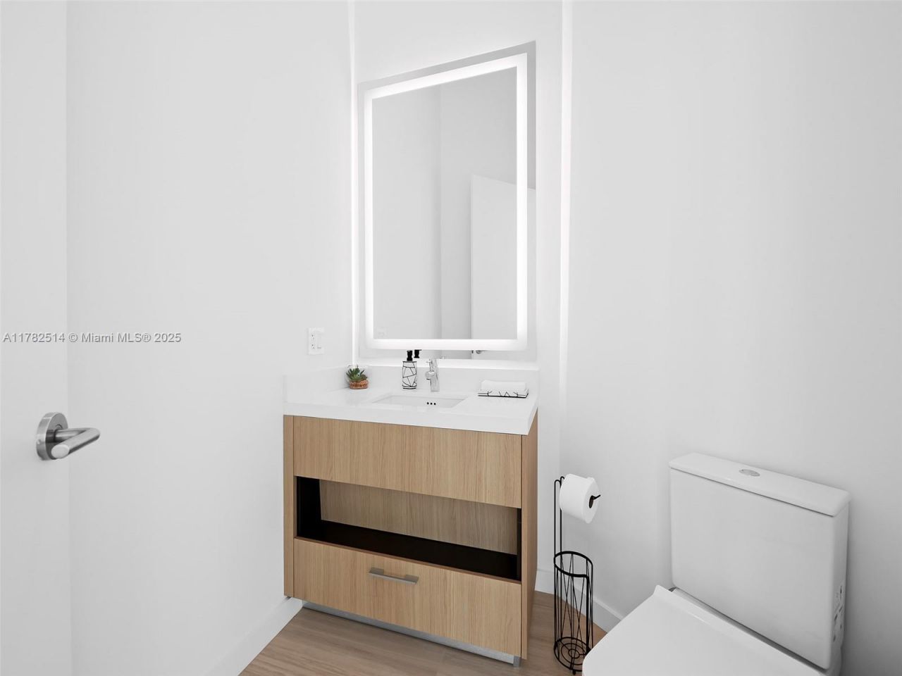 851 NE 1st Ave, Unit PH 5500, Miami, FL 33132 Photo