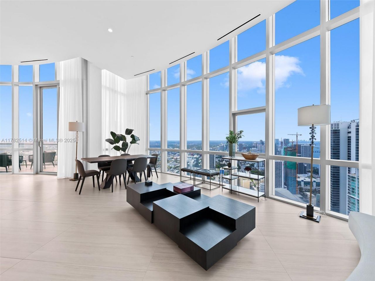 851 NE 1st Ave, Unit PH 5500, Miami, FL 33132 Photo