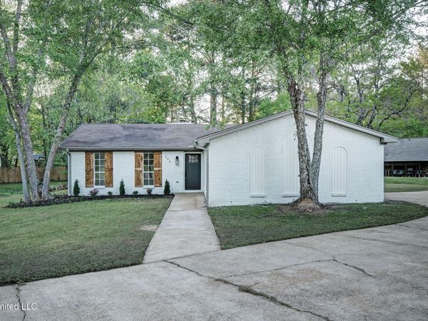 394 Woodcliff Drive, Jackson, MS 39212