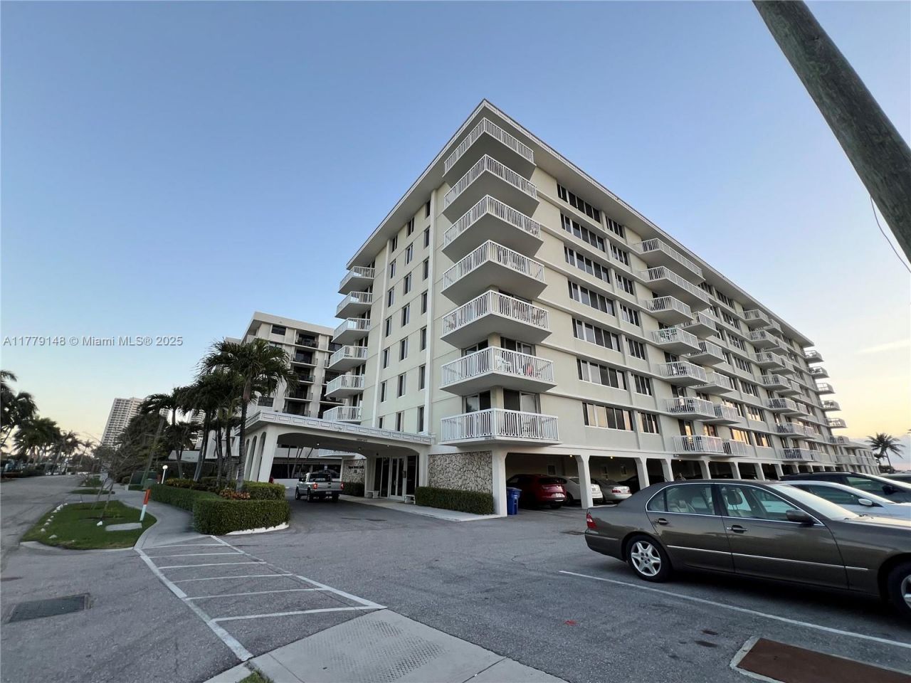 125 Ocean Ave, Unit 214, Palm Beach Shores, FL 33404 Photo