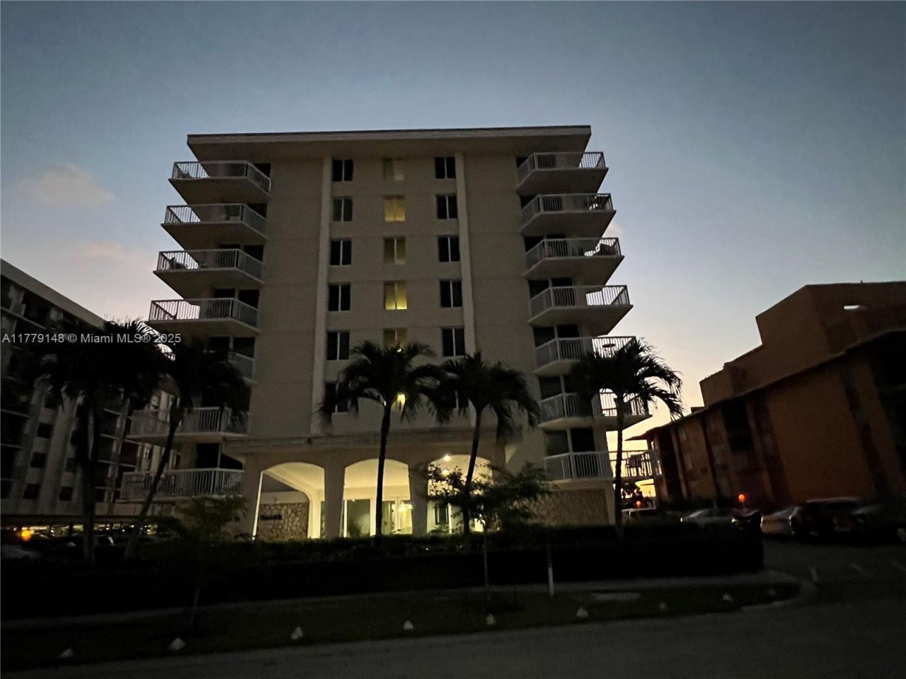 125 Ocean Ave, Unit 214, Palm Beach Shores, FL 33404 Photo