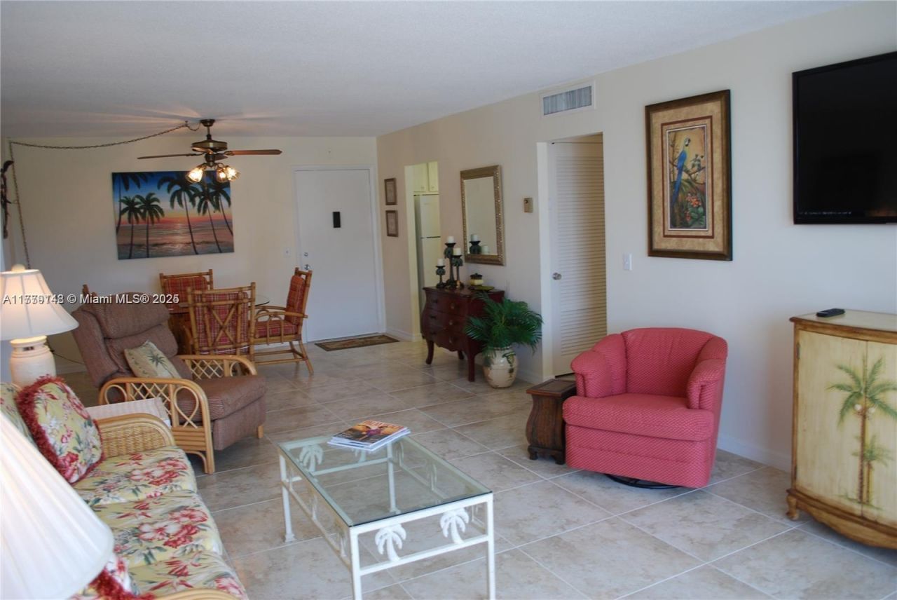 125 Ocean Ave, Unit 214, Palm Beach Shores, FL 33404 Photo