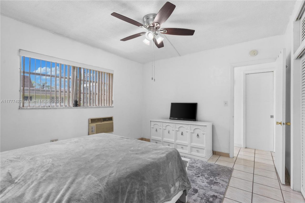 16900 NE 14th Ave, Unit 109, Miami, FL 33162 Photo