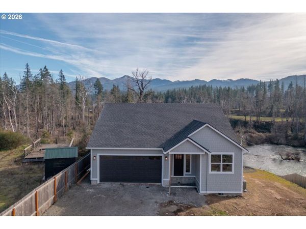 241 Dogwood DR, Gates, OR 97346