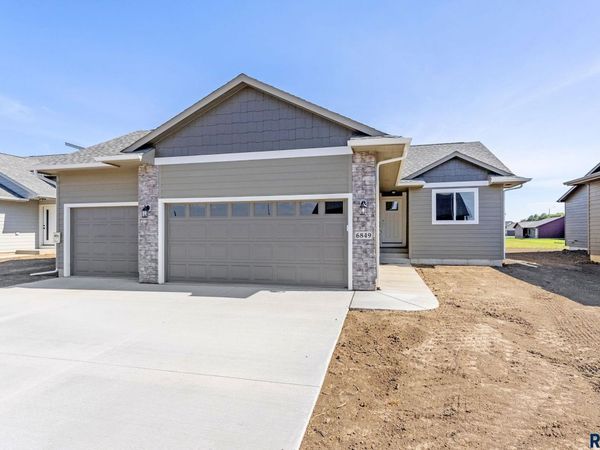 6849 W Viola Ct, Sioux Falls, SD 57107