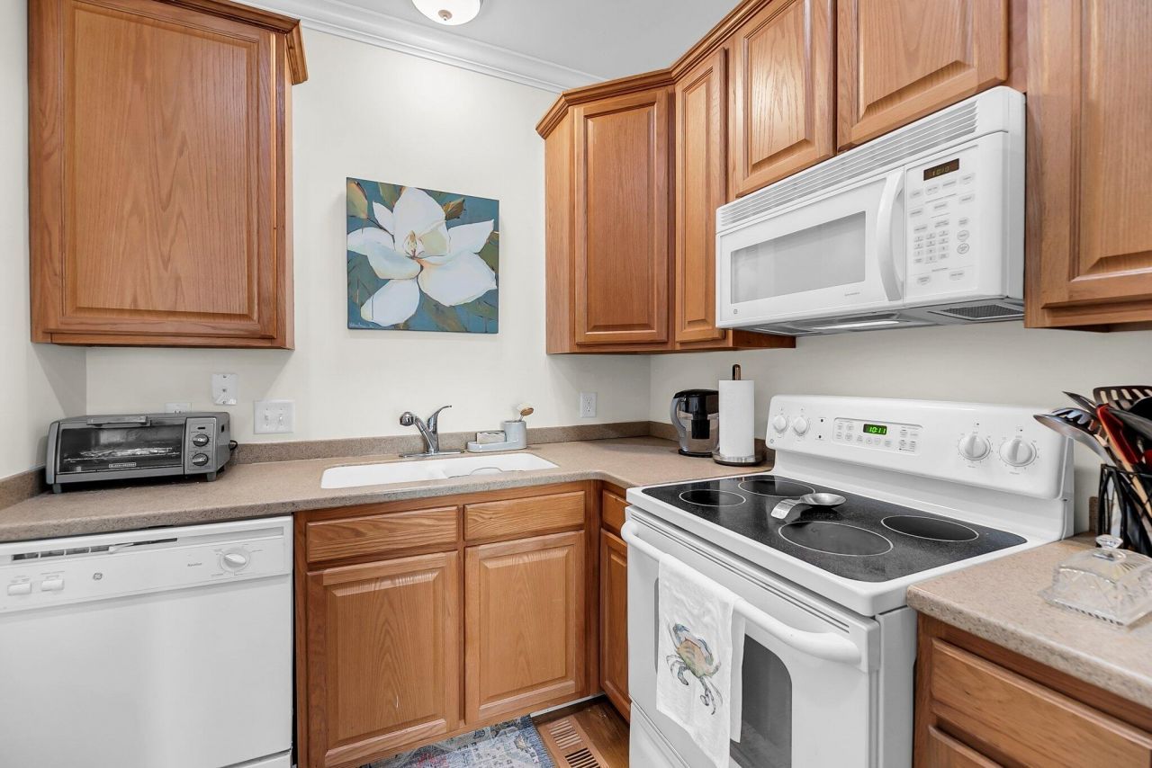 118 Congress Street Photo 29