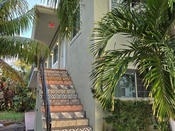 7025 Rue Granville, Unit 3, Miami Beach, FL 33141