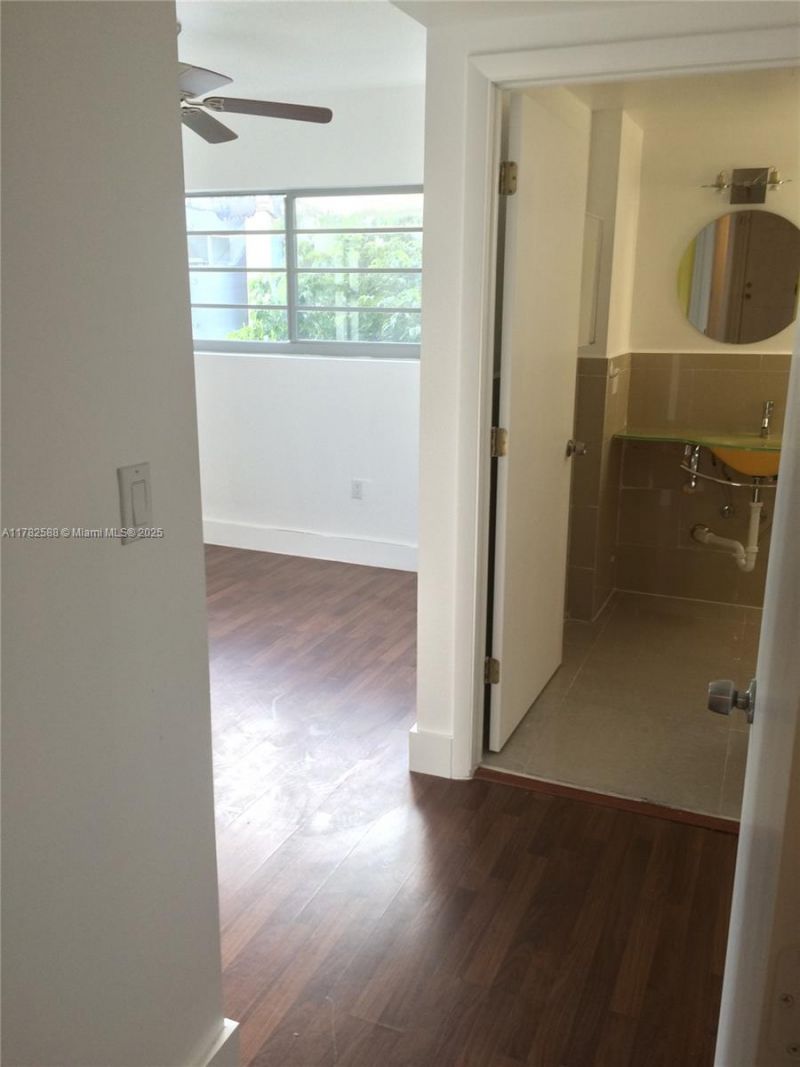 7025 Rue Granville, Unit 3, Miami Beach, FL 33141 Photo