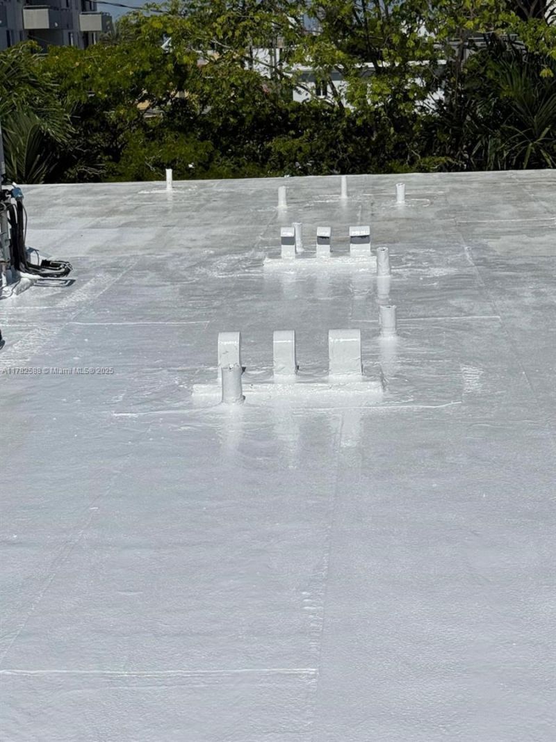 7025 Rue Granville, Unit 3, Miami Beach, FL 33141 Photo