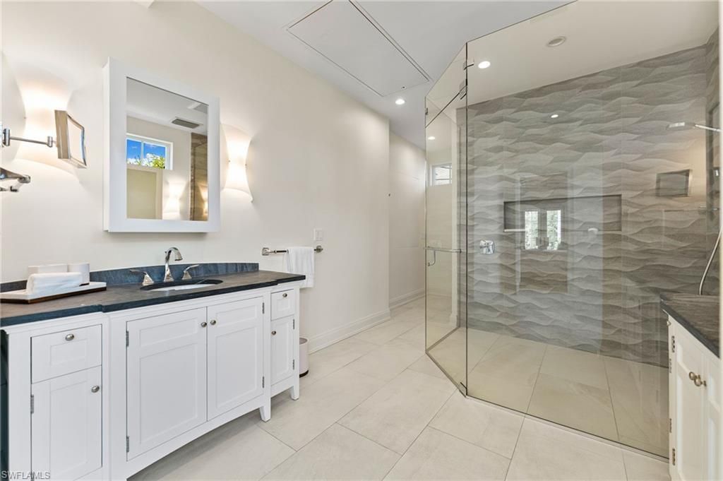 2325 Lantern Ln, Naples, FL 34102 Photo