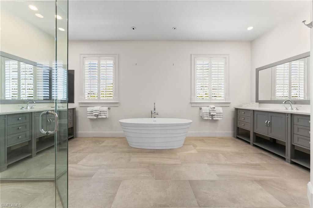 2325 Lantern Ln, Naples, FL 34102 Photo