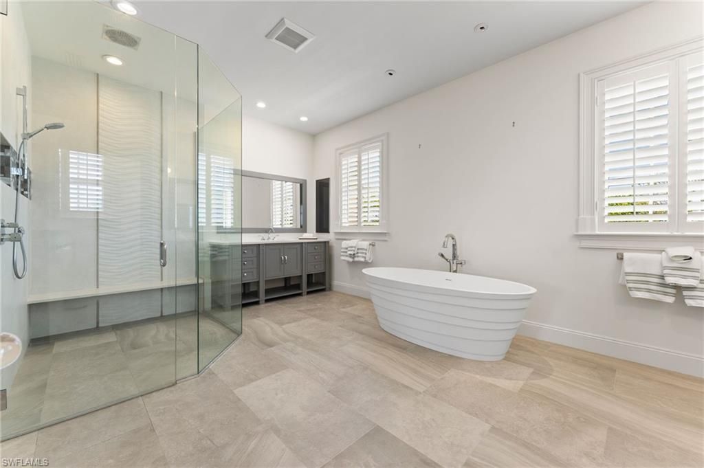 2325 Lantern Ln, Naples, FL 34102 Photo