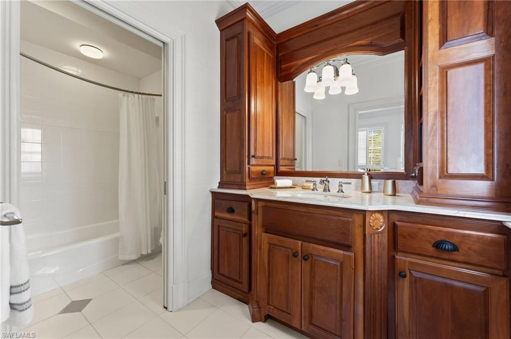 2325 Lantern Ln, Naples, FL 34102 Photo