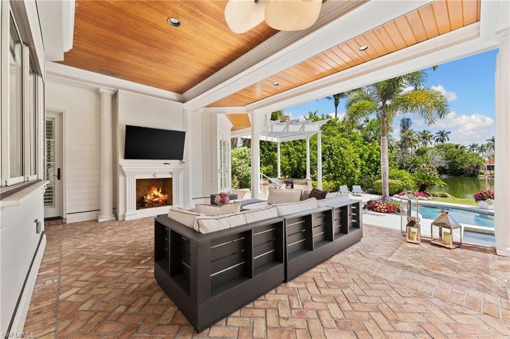 2325 Lantern Ln, Naples, FL 34102 Photo