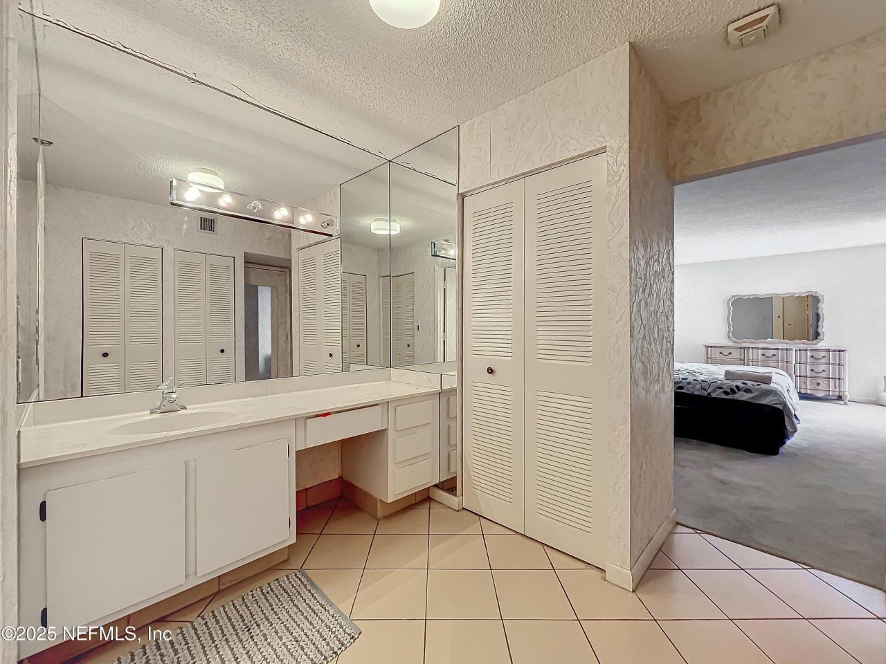 20225 NE 34th Court, Unit 817, Miami, FL 33810 Photo